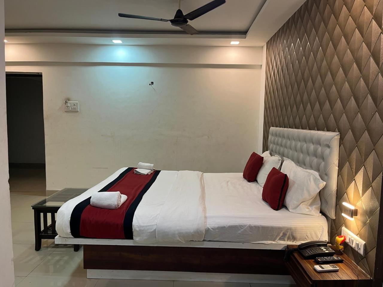 Arsh Executive Inn Dive エクステリア 写真